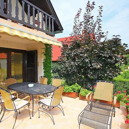 Villa Balatonalmadi *