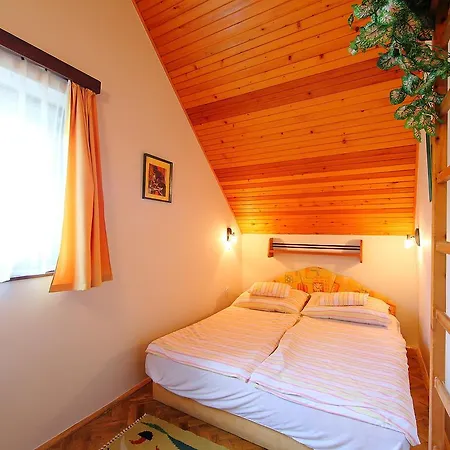 Villa Balatonalmadi *
